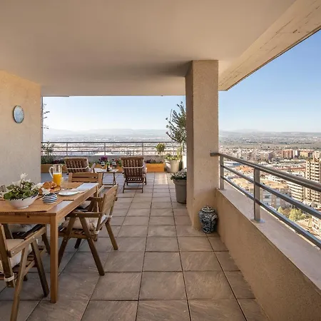 Apartment Atico Granada, Penthouse, 18-19th Floor, Centre, Views, Terrace, Free Parking Granada
