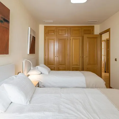 Atico Granada, Penthouse, 18-19th Floor, Centre, Views, Terrace, Free Parking * Granada
