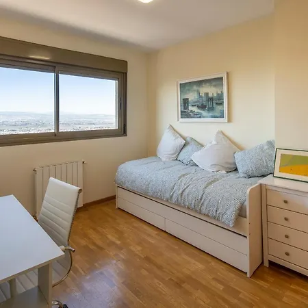 Atico Granada, Penthouse, 18-19th Floor, Centre, Views, Terrace, Free Parking *