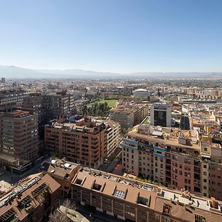 Apartment Atico Granada, Penthouse, 18-19th Floor, Centre, Views, Terrace, Free Parking *