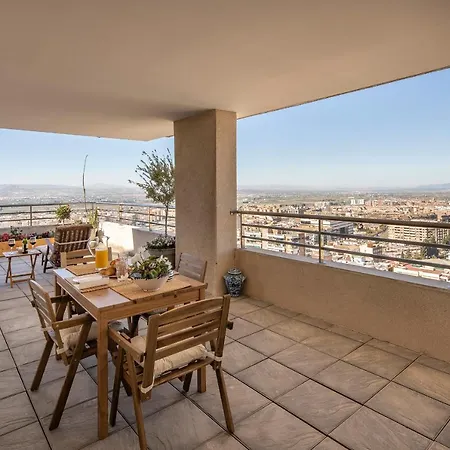 Atico Granada, Penthouse, 18-19th Floor, Centre, Views, Terrace, Free Parking * Granada