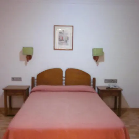 Hotel Elena María 2*