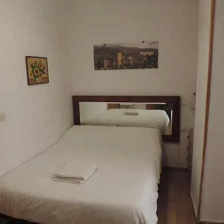 Guest house El Cascabel *
