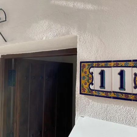 Indalo A Pies Del Albaicin * Granada
