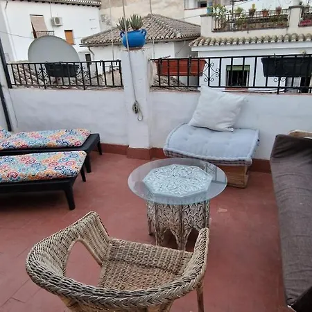 A 5 Min Del Mirador De San Nicolás. *