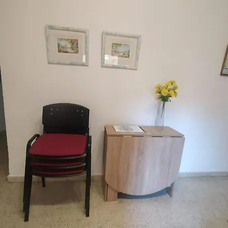 Céntrico Piso Con Aparcamiento * Granada