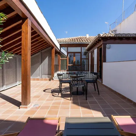 Limehome Calle Mirasol شقة