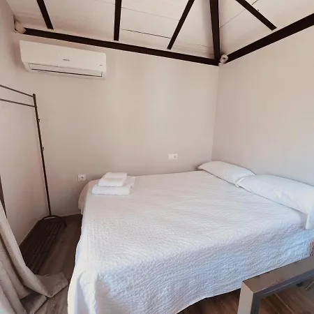 Tuguest Santa Paula *