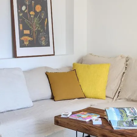 Beautiful Duplex-city Center. Parking By The House Дом отдыха