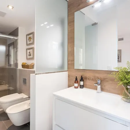 Chezmoihomes Plaza Nueva Luxury *