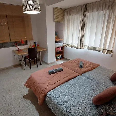 Céntrico Piso Con Aparcamiento Granada