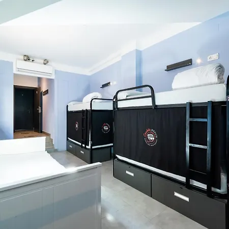 Carlota Braun Hostal *