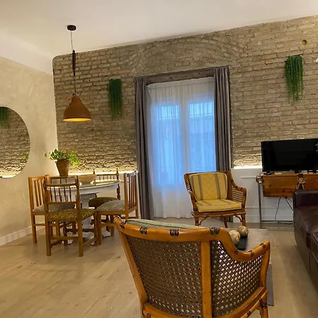 Guni Suites Ronda Apartment *