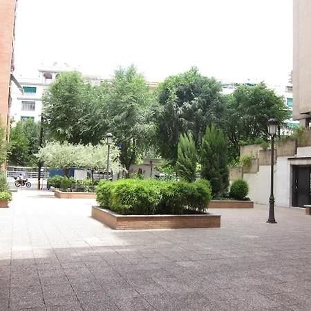 Elena María Granada