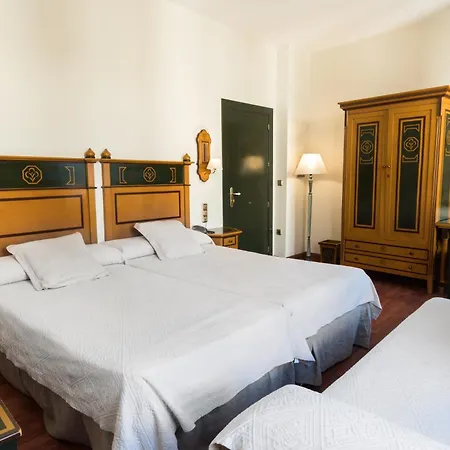 Plaza Nueva Hotel 3*