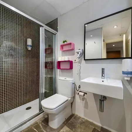 En Casco Historico Con Terraza Comunitaria Y Parking Opcional Appartement Granada