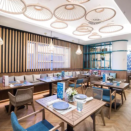 格拉纳达巴塞罗国会酒店