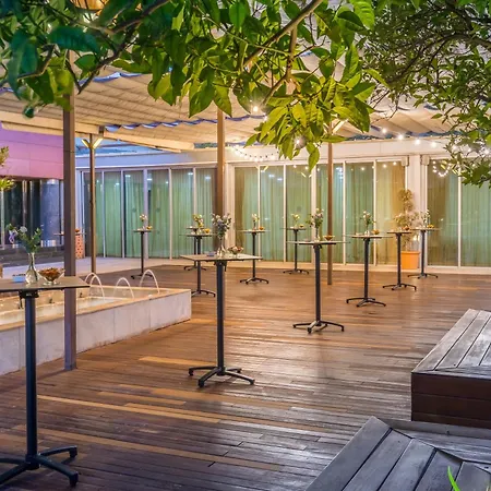 格拉纳达巴塞罗国会酒店 5*