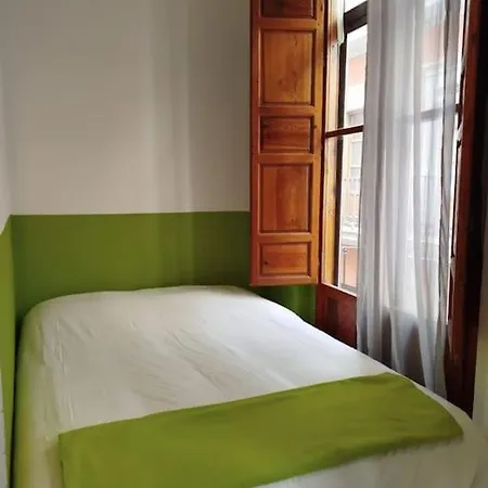 En El Centro De Excelente Ubicacion Granada