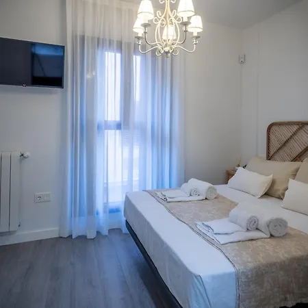 Homity Holidays - - Piedra Santa Apartment *