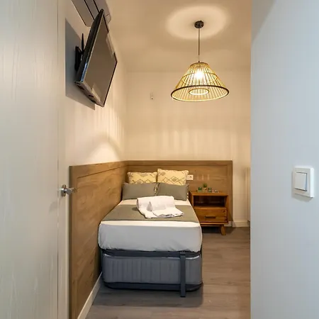 Homity Holidays - - Piedra Santa Apartment