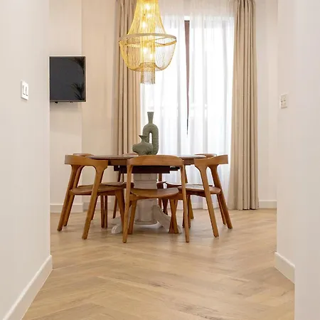 Apartment Genteel Capiteles