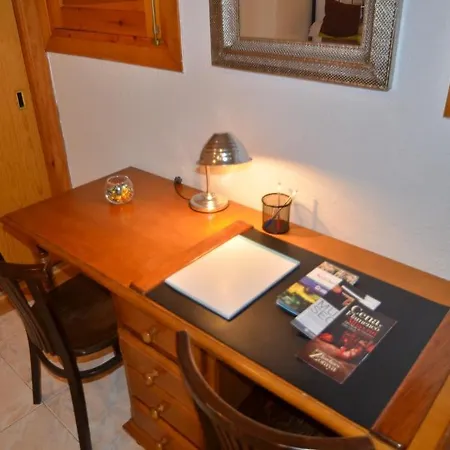 Residencia Ziri Pensión *