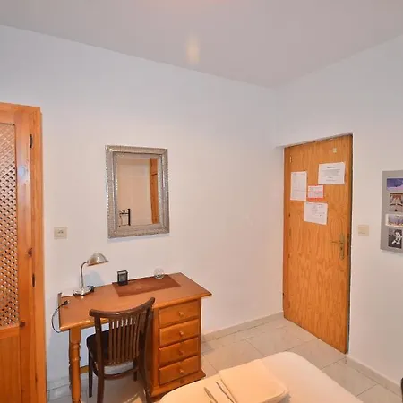 Residencia Ziri Pensión Granada
