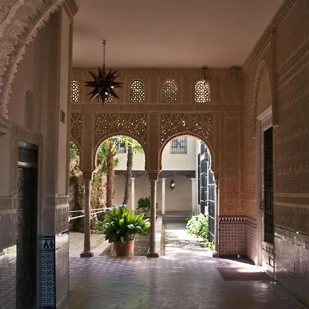 El Pianista De La Alhambra Villa