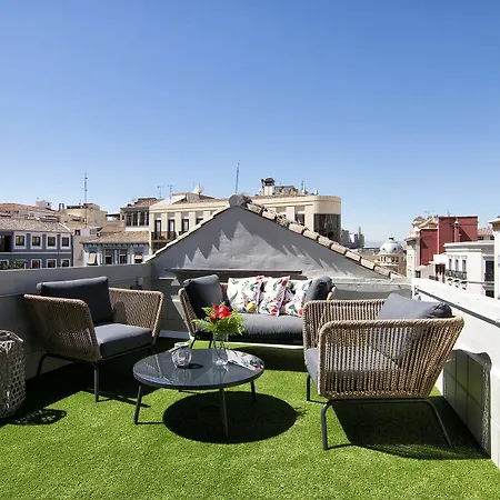 Townhall Penthouse Apartment