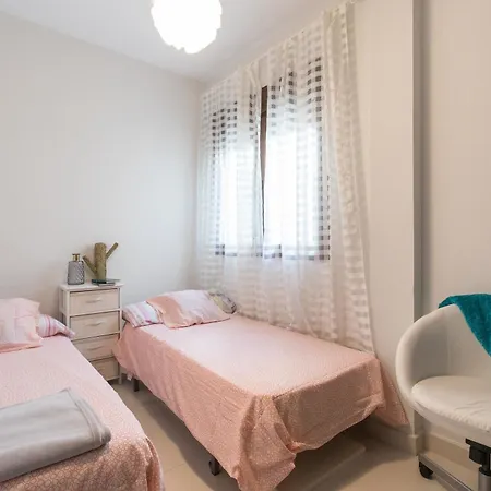 With 3 Bedrooms In Granada, With Wonderful View, Balcon 아파트 *