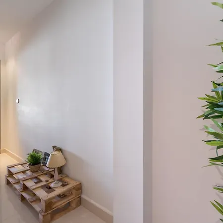With 3 Bedrooms In Granada, With Wonderful View, Balcon * 그라나다