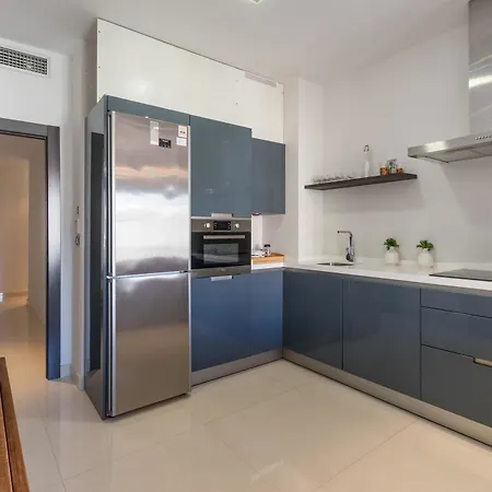 아파트 With 3 Bedrooms In Granada, With Wonderful View, Balcon 그라나다