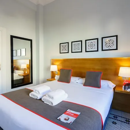 Oyo Fonda Sanchez 2*